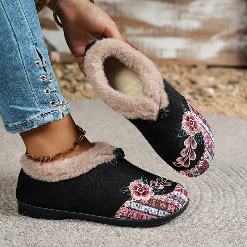 Vintage stiliaus Moteriškos šlepetės su kailiuku