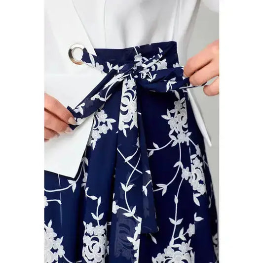 Išskirtinio dizaino suknelė