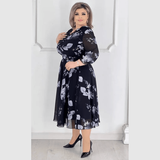 Klostuota vakarinė šifono suknelė su dirželiu