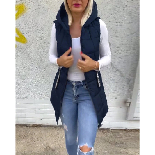 Moteriška ilga pašiltinta liemenė su kapišonu