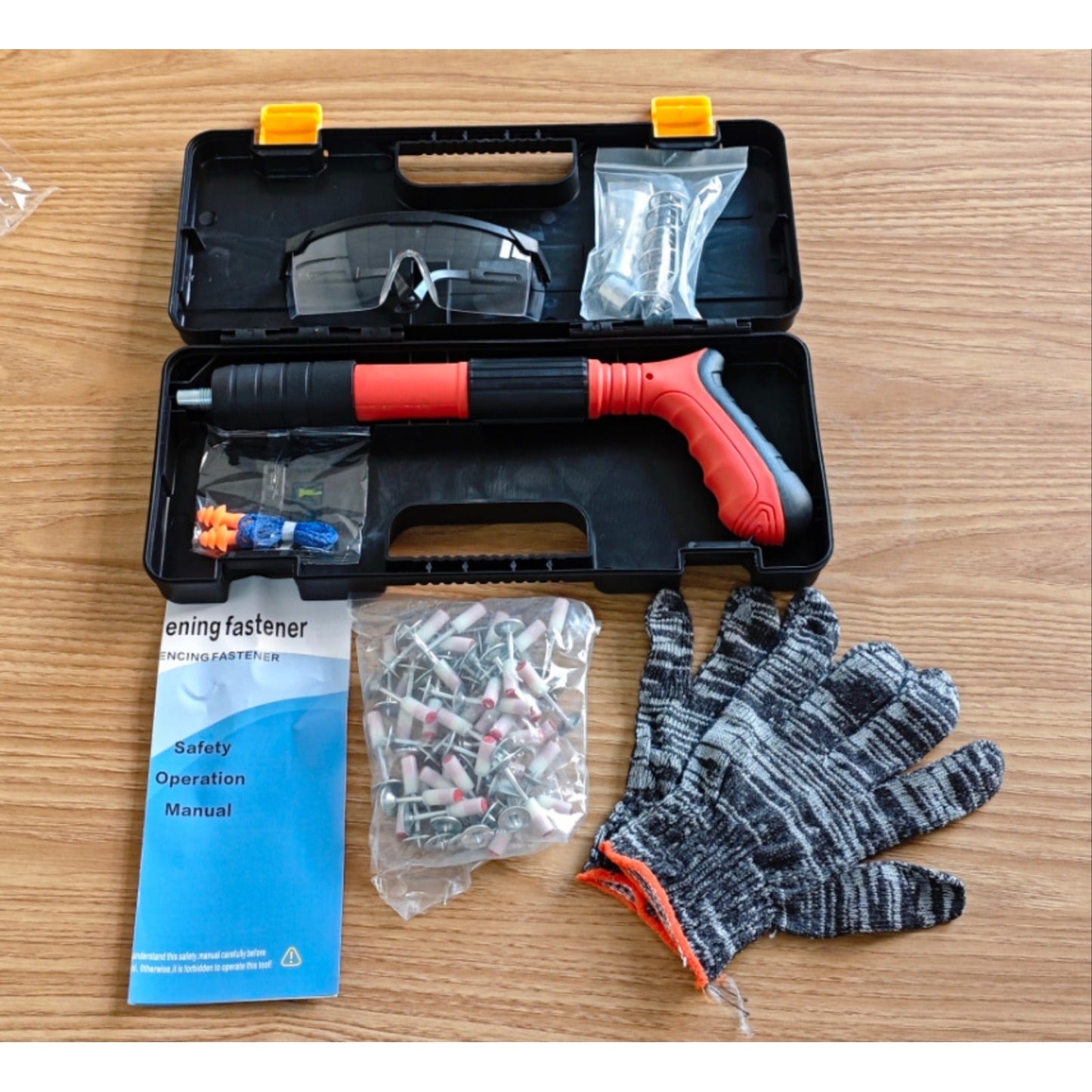 BuildPro™ | Universalus kniedžių ir vinių pistoleto rinkinys