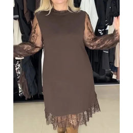 Elegantiška moteriška suknelė su nėrinių detalėmis