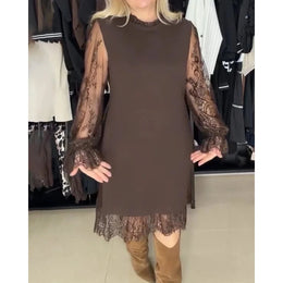 Elegantiška moteriška suknelė su nėrinių detalėmis