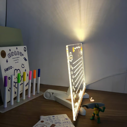 Moderni LED šviečianti užrašų lenta su spalvomis