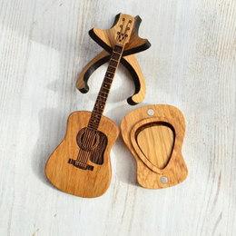 Lietuviškas suvenyras – Gitaros Mediatorių dėžutė