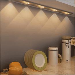 LED apšvietimas su judesio jutikliu