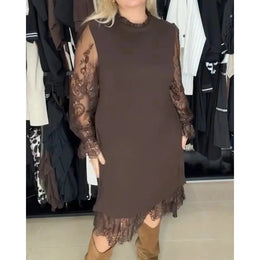 Elegantiška moteriška suknelė su nėrinių detalėmis