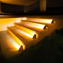 LumiStep™ | LED Laiptų šviestuvai su saulės baterijomis