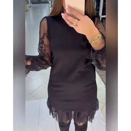 Juoda elegantiška suknelė su nėrinių rankovėmis