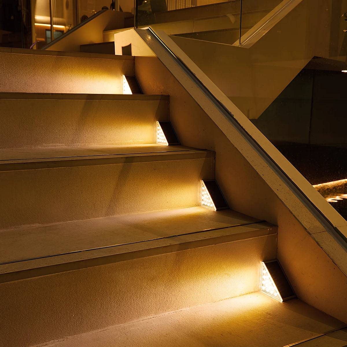 LumiStep™ | LED Laiptų šviestuvai su saulės baterijomis