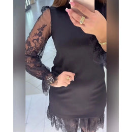 Juoda elegantiška suknelė su nėrinių rankovėmis