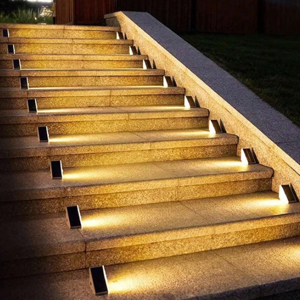 LumiStep™ | LED Laiptų šviestuvai su saulės baterijomis