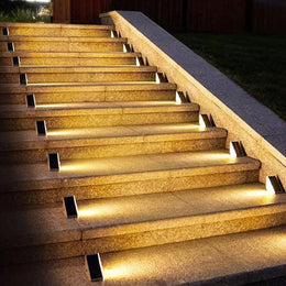 LumiStep™ | LED Laiptų šviestuvai su saulės baterijomis